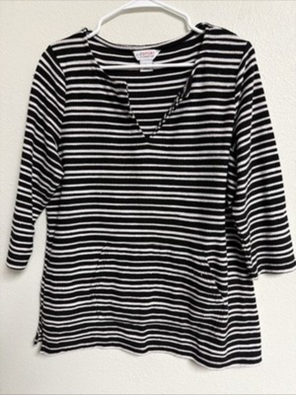 Liz Claiborne Weekend Women's VNeck Tunic Top Shirt Large Black Stripes